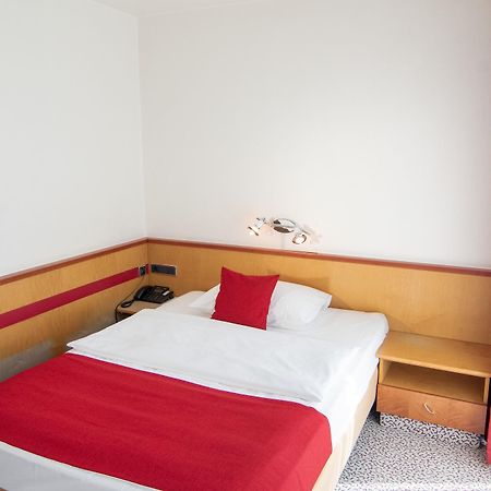 LeoMar Flatrate Hotel Ulm Exterior foto