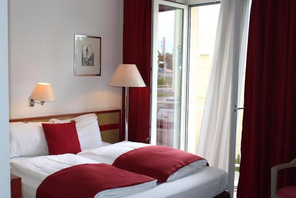 LeoMar Flatrate Hotel Ulm Exterior foto