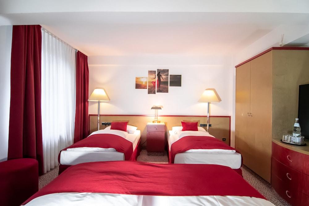 LeoMar Flatrate Hotel Ulm Exterior foto