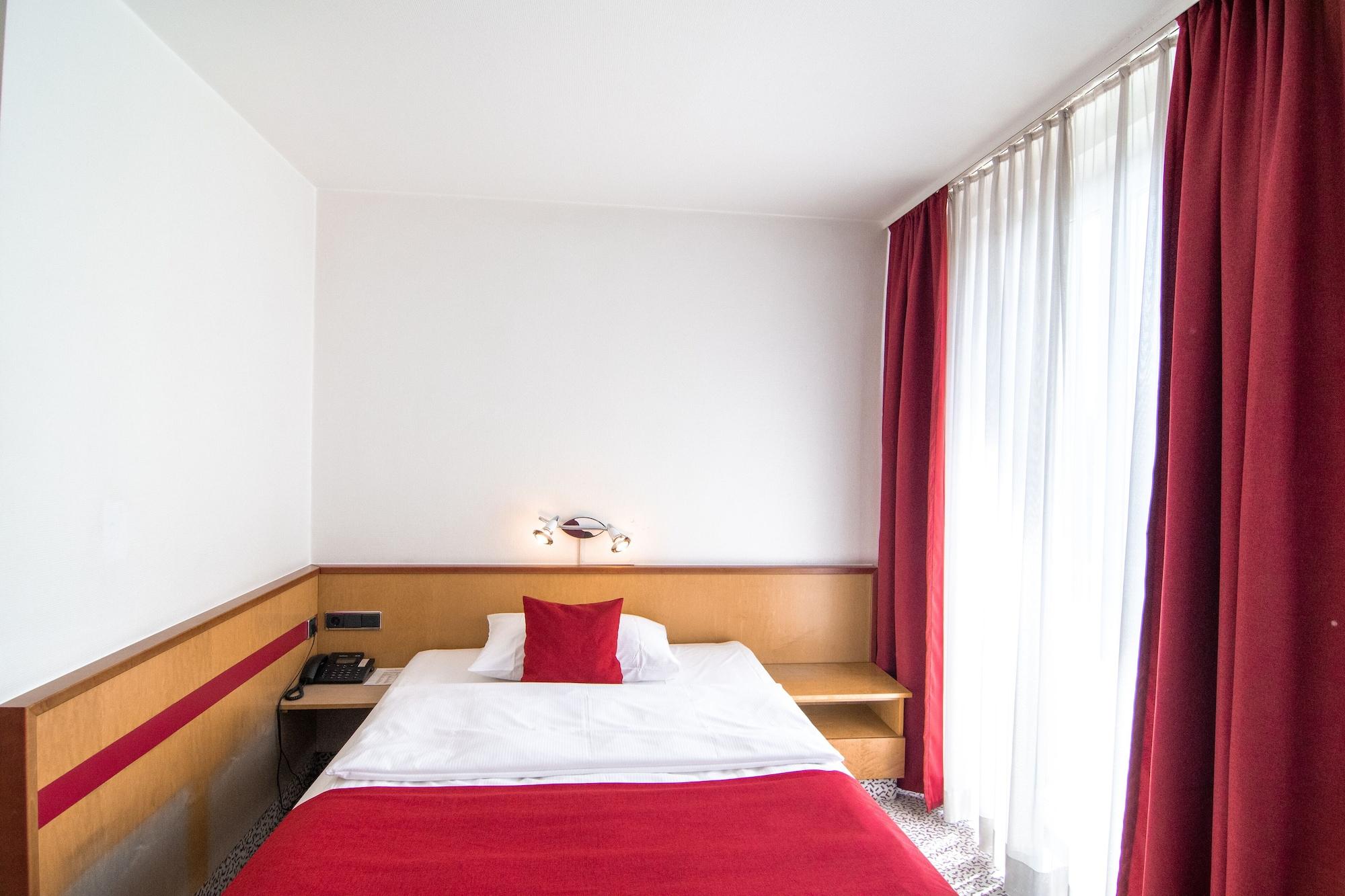 LeoMar Flatrate Hotel Ulm Exterior foto