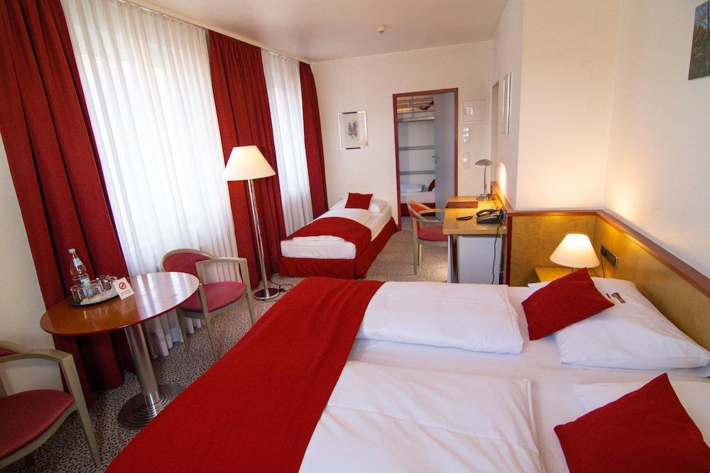LeoMar Flatrate Hotel Ulm Exterior foto