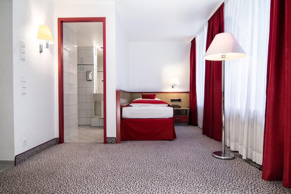 LeoMar Flatrate Hotel Ulm Exterior foto