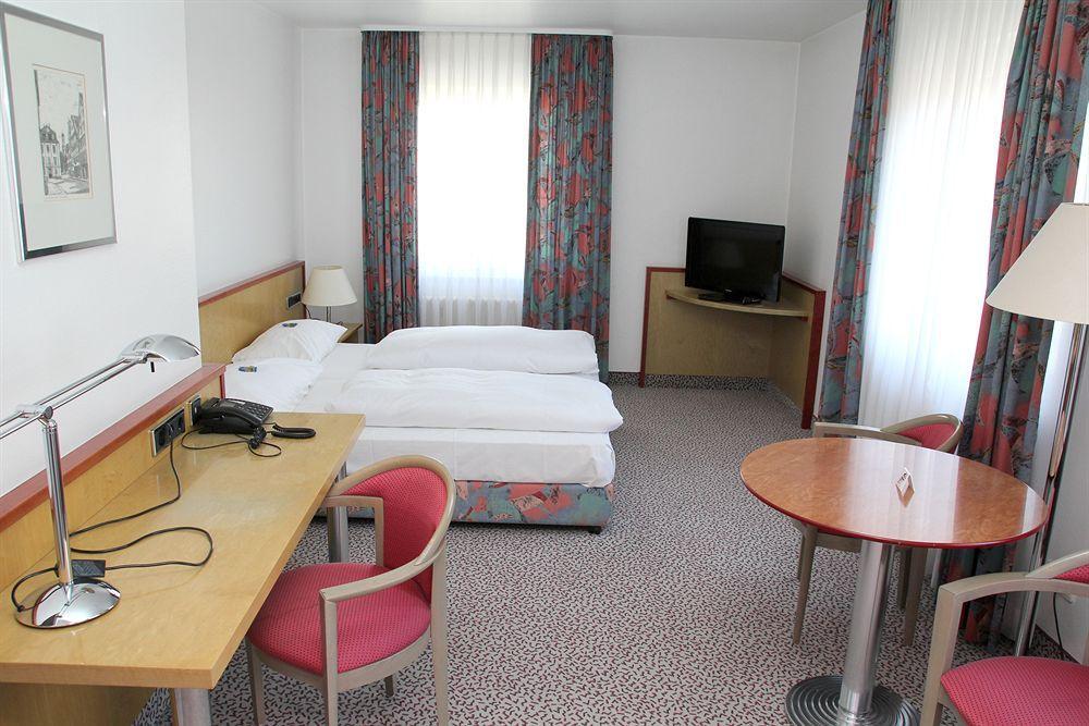 LeoMar Flatrate Hotel Ulm Exterior foto
