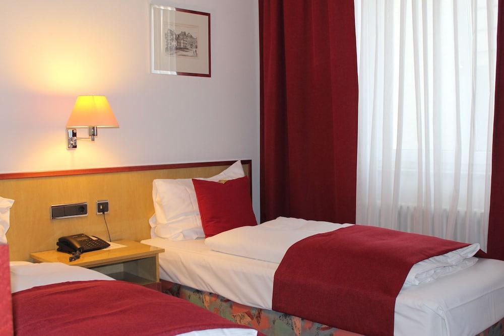 LeoMar Flatrate Hotel Ulm Exterior foto